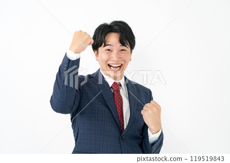 20多歲的商人握著拳頭擺姿勢 119519843