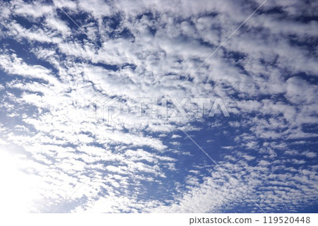 藍天和秋天雲彩 藍天和秋天雲彩 119520448