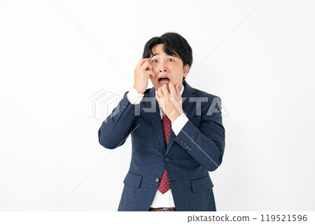 Businessman, male in his 20s, panic 119521596