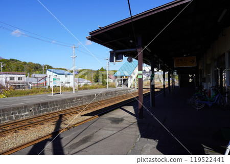 Niseko Station in autumn 2024 (Hakodate Main Line, JR Hokkaido) 119522441