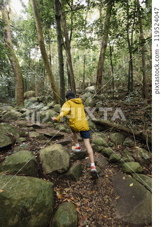 Child running in the mountains 119524047
