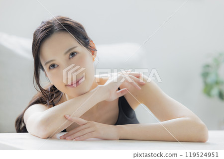 年輕女性的美麗形象 119524951