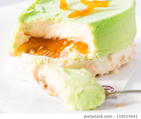 Tasty pistachio cake with caramel cream 119525641