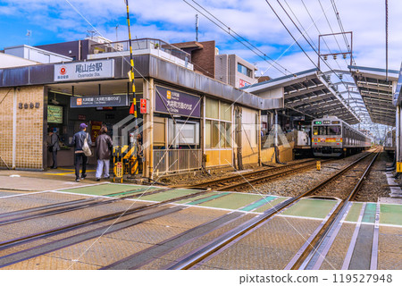 日本東京城市景觀，俯瞰東急電鐵大井町線大山台站等。 119527948