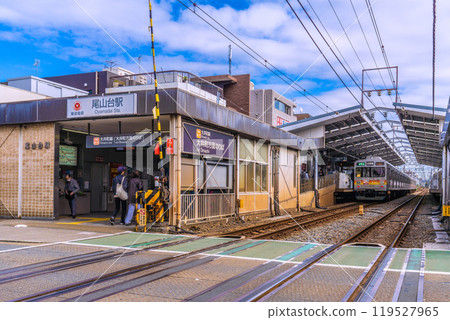日本東京城市景觀，俯瞰東急電鐵大井町線大山台站等。 119527965