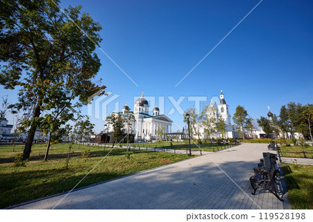 Christ the Savior Cathedral and Lenin Garden in Arzamas at sunny morning 119528198