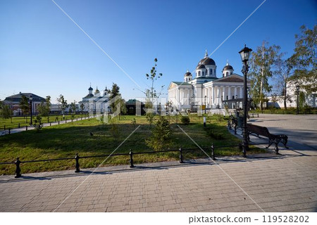 Christ the Savior Cathedral and Lenin Garden in Arzamas at sunny morning 119528202