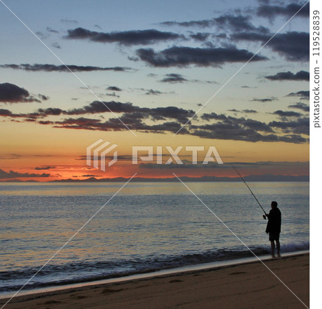 Sunrise scene at Totaranui Beach, New Zealand Sunrise scene at Totaranui Beach, New Zealand 119528839