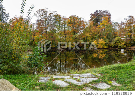 Autumn view at Bernrieder Park on Lake Starnberg, Bavaria, Upper Bavaria, Germany Autumn view at Bernrieder Park on Lake Starnberg, Bavaria, Upper Bavaria, Germany 119528939
