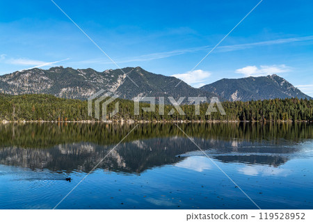 Autumn colors in fall at lake Eibsee, Garmisch-Partenkirchen, Bavarian alps, Germany Autumn colors in fall at lake Eibsee, Garmisch-Partenkirchen, Bavarian alps, Germany 119528952