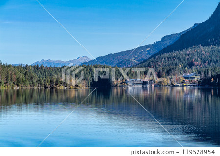 Autumn colors in fall at lake Eibsee, Garmisch-Partenkirchen, Bavarian alps, Germany Autumn colors in fall at lake Eibsee, Garmisch-Partenkirchen, Bavarian alps, Germany 119528954