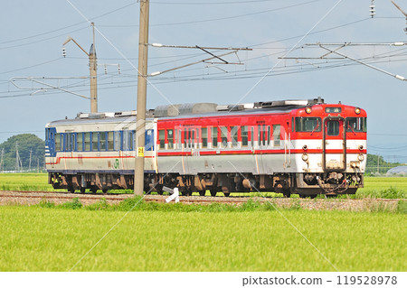 羽越本線 宇前大山宇前水澤 JR 東日本 Kiha 47 系列 Kiha 47-518 (Niitsu) 羽越本線 宇前大山宇前水澤 JR 東日本 Kiha 47 系列 Kiha 47-518 (Niitsu) 119528978