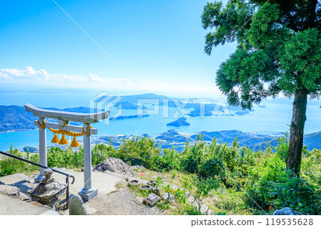 Autumn at Kuratake Shrine, Amakusa City, Kumamoto Prefecture 119535628