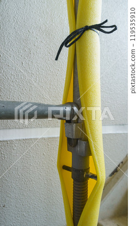 Temporary scaffolding, scaffolding protection, cushioning materials 119535910