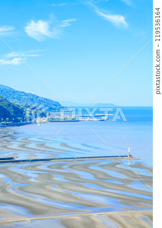 Okoshiki Beach at low tide in autumn, Uto City, Kumamoto Prefecture Okoshiki Beach at low tide in autumn, Uto City, Kumamoto Prefecture 119536164