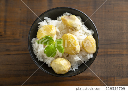 Chestnut rice 119536709