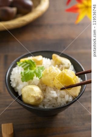 Chestnut rice 119536748