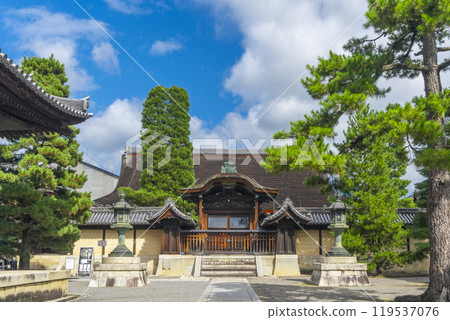 Myoshinji Temple: Karamon Gate of the Daihojo (Hanazono, Ukyo Ward, Kyoto City) 119537076