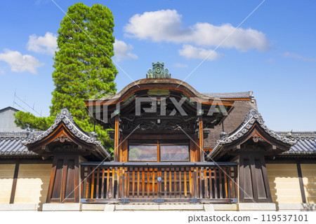 Myoshinji Temple: Karamon Gate of the Daihojo (Hanazono, Ukyo Ward, Kyoto City) 119537101