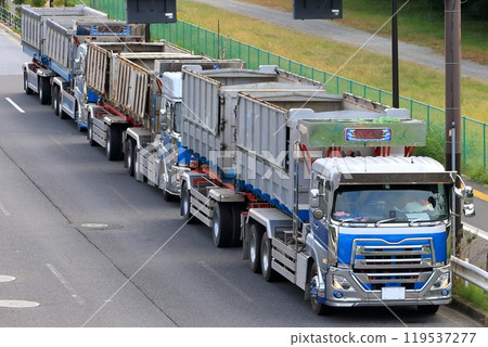 雙聯卡車圖片 119537277