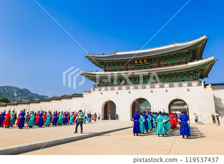 首爾光化門衛排隊 119537437