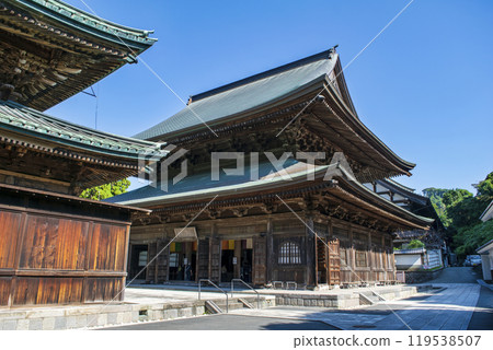 鎌倉市，建長寺的總本山，以天花板上的雲龍畫而聞名，法堂是國家重要文化財產 119538507