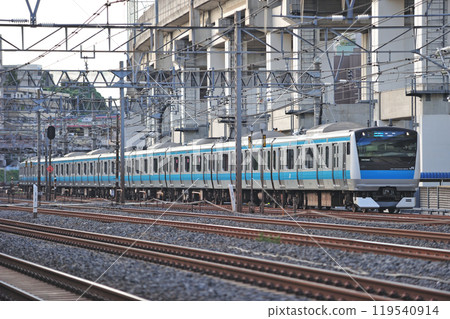 東北幹線赤羽奧 JR東日本 E233系0系105編組(浦和) 東北幹線赤羽奧 JR東日本 E233系0系105編組(浦和) 119540914
