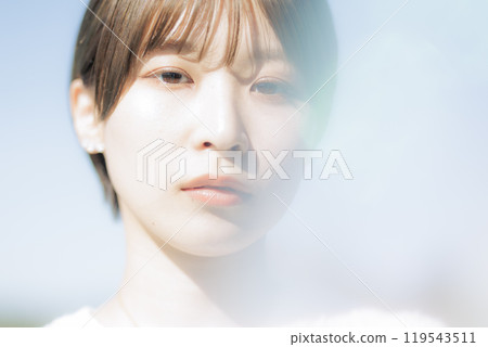 Looking at women 119543511