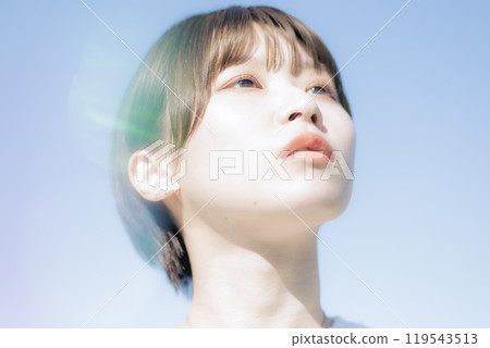 Looking at women 119543513