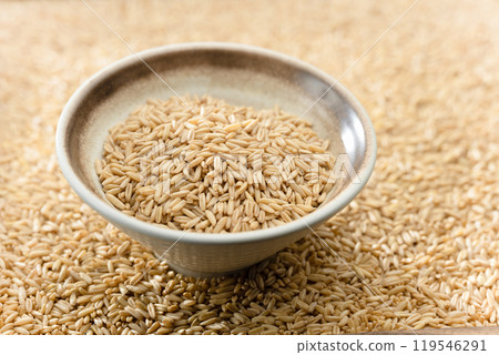 raw rolled oats in bowl raw rolled oats in bowl 119546291