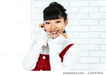 Woman with happy expression 119547641