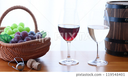 Wine and grapes by the window (Shine Muscat, Pione) 119548401