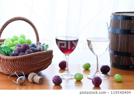 Wine and grapes by the window (Shine Muscat, Pione) 119548404