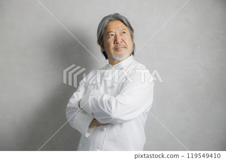 灰髮廚師 119549410