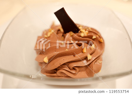 Chocolate mousse 119553754