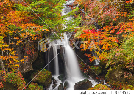 Nikko Ryuzu Falls in autumn 119554532