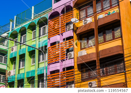 Bangkok style city building in the public side of the town. Bangkok style city building in the public side of the town. 119554567