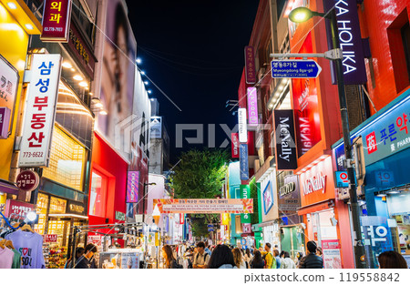 首爾明洞的夜晚 首爾明洞的夜晚 119558842