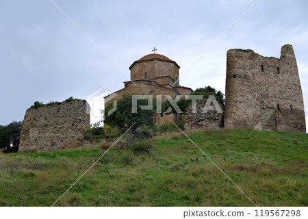 Jvari Monastery, 6th century Georgian Orthodox monastery and UNESCO World Heritage site near Mtskheta in eastern Georgia 119567298