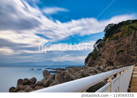 Enoshima: Sagami Bay as seen from the Shonan Great Levee, long exposure photography 119569358