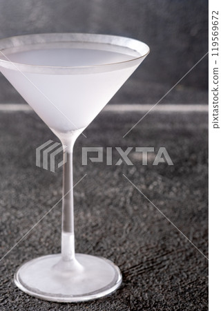 Lavender and Black Pepper Cocktail Lavender and Black Pepper Cocktail 119569672