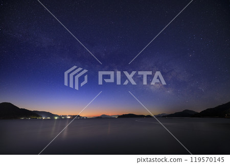 Setouchi winter starscape: The Milky Way rising in the dawn sky Setouchi winter starscape: The Milky Way rising in the dawn sky 119570145
