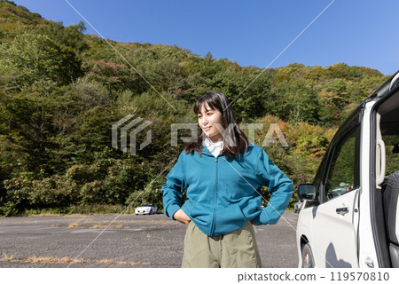 A woman who went mountain climbing A woman who went mountain climbing 119570810