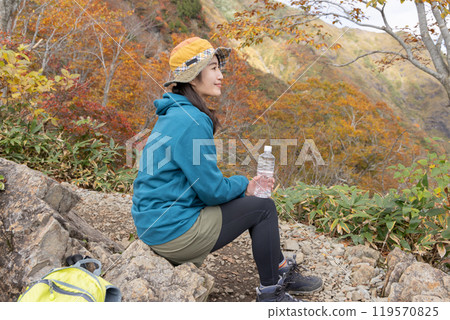 Woman to climb 119570825