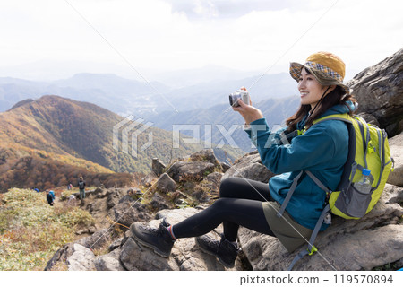 Woman to climb 119570894