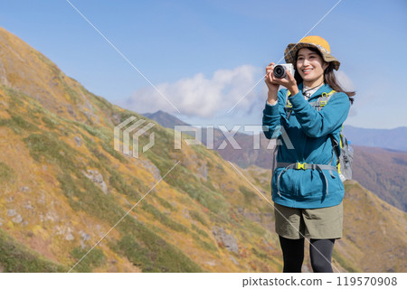 Woman to climb Woman to climb 119570908