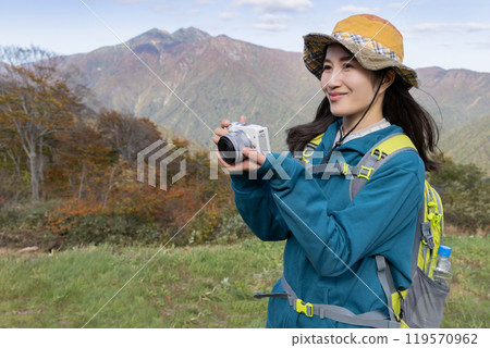 Woman to climb Woman to climb 119570962