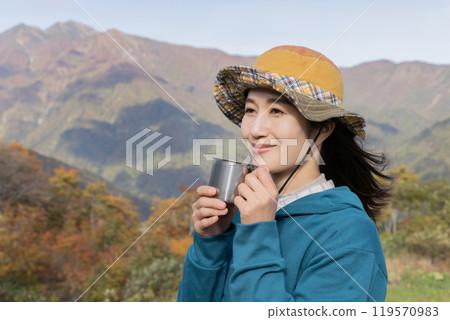 Woman to climb 119570983