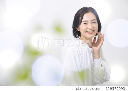 Beauty middle women Beauty middle women 119570993