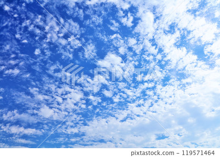 秋天天空和雲彩 119571464
